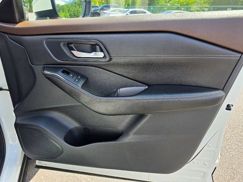 Used 2023 Nissan Rogue SV w/ SV Premium B Package AWD/4WD image 10