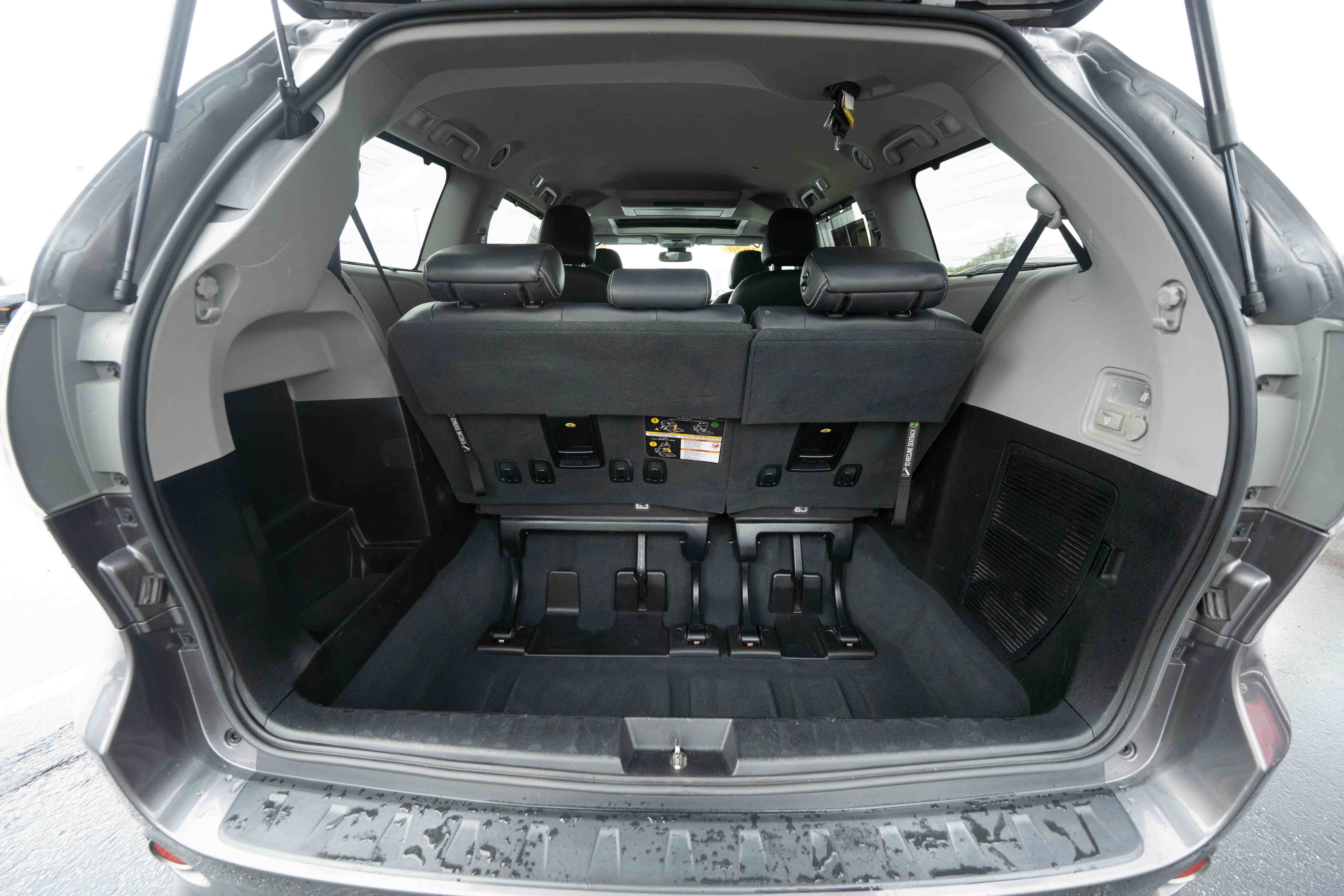 Used 2020 Toyota Sienna SE Premium AWD/4WD image 29