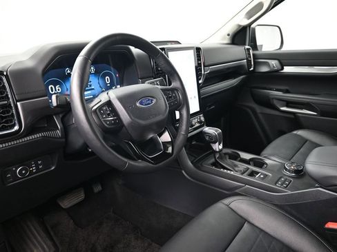 Used 2025 Ford Ranger Lariat w/ Black Appearance Package AWD/4WD image 4