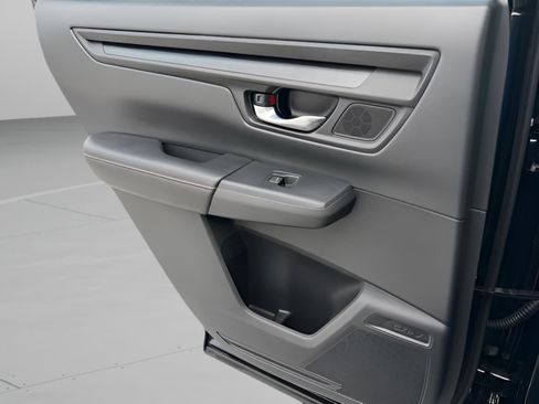 Certified 2025 Honda CR-V Sport-L image 30