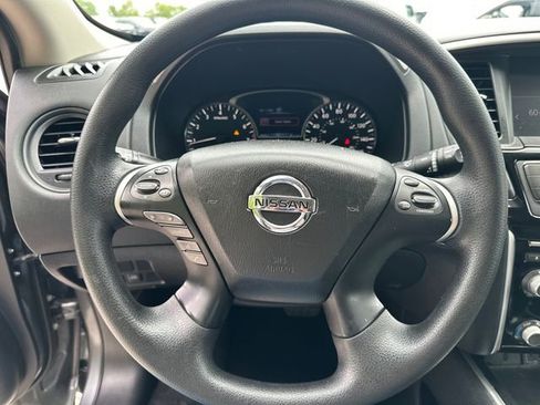 Used 2019 Nissan Pathfinder S AWD/4WD image 31