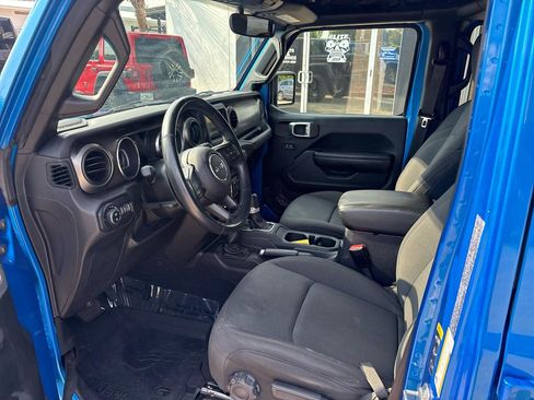 Used 2021 Jeep Gladiator Sport AWD/4WD image 14