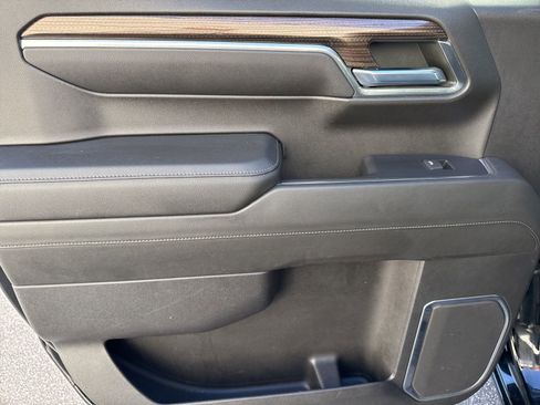 Used 2022 Chevrolet Silverado 1500 LT image 13