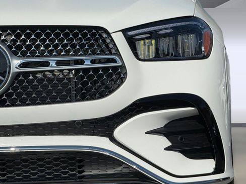 New 2026 Mercedes-Benz GLB 250 image 9