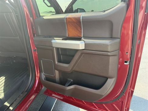 Used 2018 Ford F150 King Ranch w/ Equipment Group 601A Luxury AWD/4WD image 39