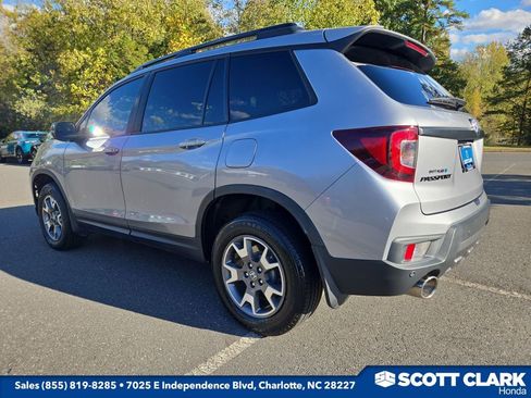 Used 2023 Honda Passport TrailSport image 3