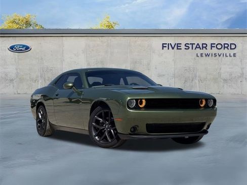 Used 2021 Dodge Challenger SXT w/ Blacktop Package image 1