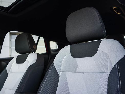 New 2026 Chevrolet Trax RS w/ Sunroof Package image 18