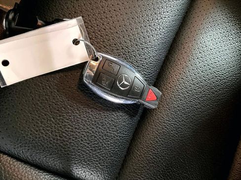 Used 2011 Mercedes-Benz C 300 4MATIC Sedan image 15