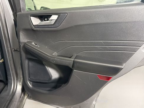 Used 2021 Ford Escape SE w/ Cold Weather Package image 28