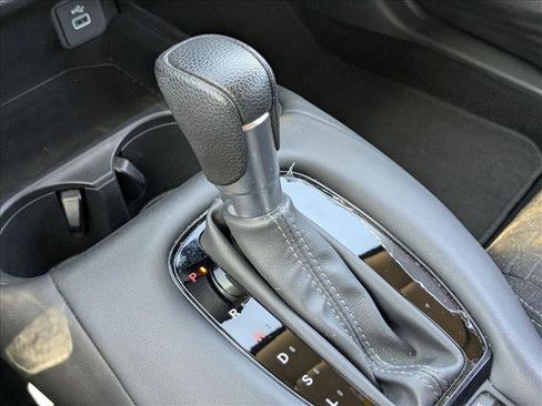 Used 2023 Honda HR-V LX image 12