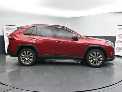 Used 2020 Toyota RAV4 Limited image 9