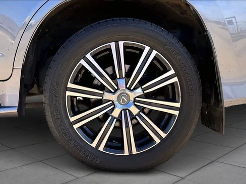 Used 2019 Lexus LX 570 4WD w/ Luxury Package image 9