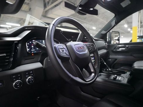 Used 2025 GMC Sierra 2500 AT4 w/ AT4 Preferred Package AWD/4WD image 8