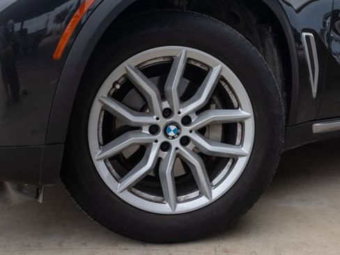 Used 2022 BMW X5 sDrive40i w/ Premium Package image 2