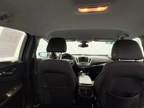 Used 2022 Chevrolet Malibu LT image 24