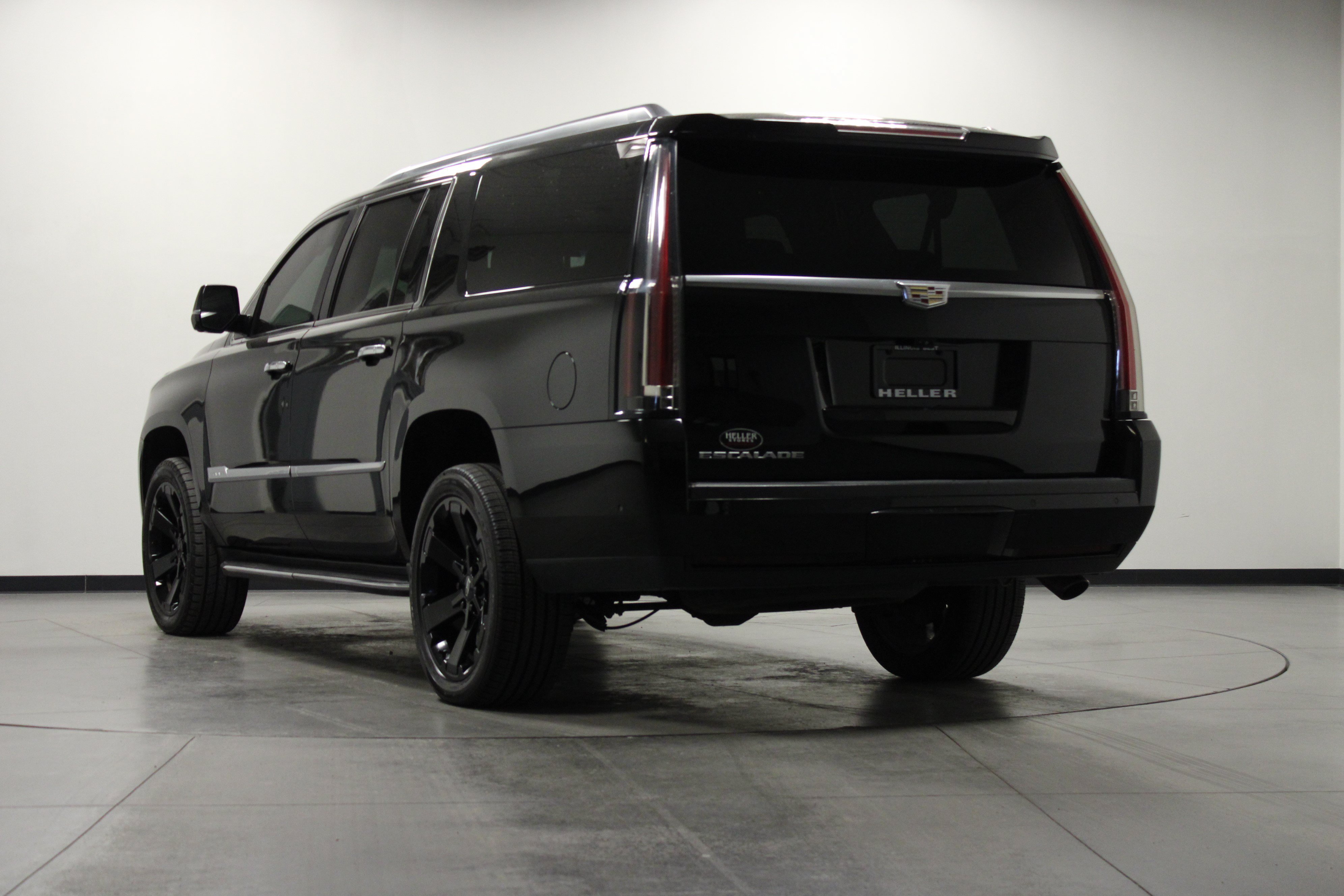 Used 2019 Cadillac Escalade ESV Luxury AWD/4WD image 6