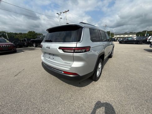 Used 2024 Jeep Grand Cherokee L Laredo AWD/4WD image 5