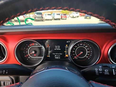 Used 2021 Jeep Wrangler Unlimited Rubicon image 14