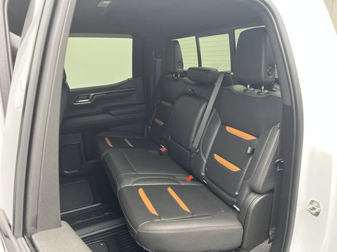 Used 2023 GMC Sierra 1500 AT4 w/ Technology Package AWD/4WD image 12