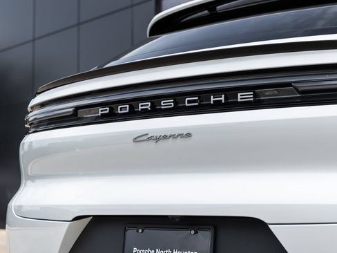 New 2026 Porsche Cayenne Coupe AWD/4WD image 14
