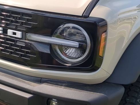 New 2025 Ford Bronco Outer Banks w/ Sasquatch Package AWD/4WD image 10