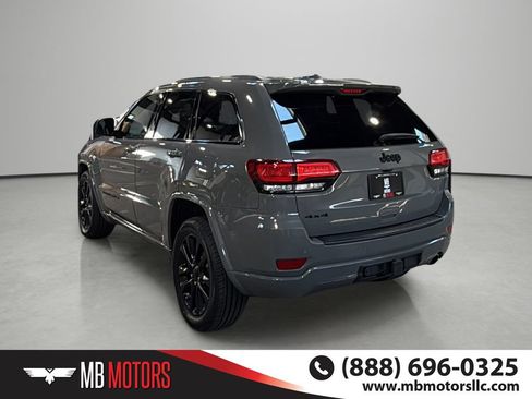 Used 2020 Jeep Grand Cherokee Altitude AWD/4WD image 3