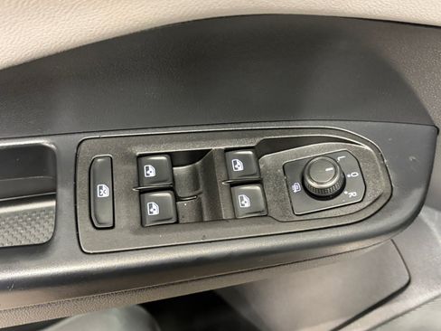 Used 2023 Volkswagen Taos SE w/ Black Wheel Package AWD/4WD image 13