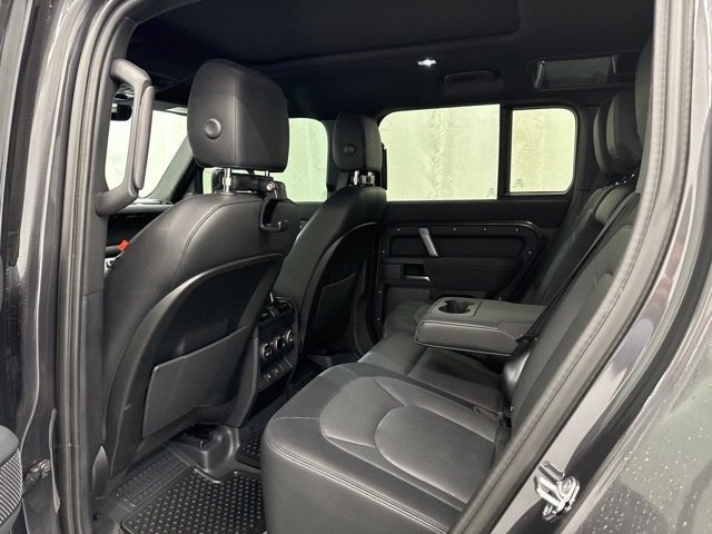 Used 2023 Land Rover Defender 110 X-Dynamic SE AWD/4WD image 17