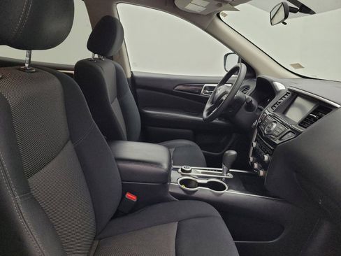 Used 2019 Nissan Pathfinder S AWD/4WD image 21