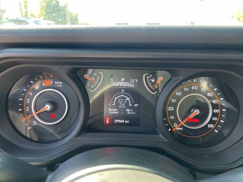 Used 2024 Jeep Wrangler Sport image 15