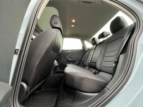 Certified 2025 Volkswagen Jetta SEL image 12