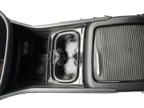 Used 2025 Chrysler Pacifica Limited FWD image 46