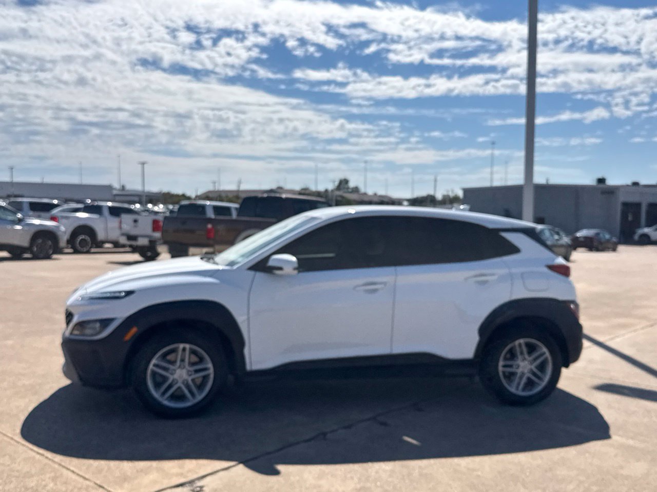 Used 2023 Hyundai Kona SE AWD/4WD image 13