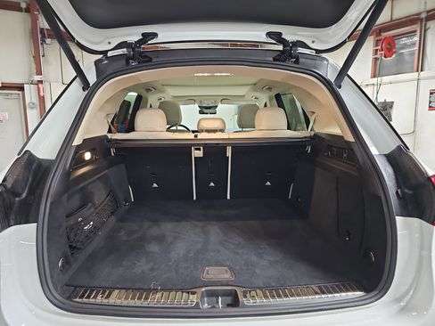 Used 2024 Mercedes-Benz GLE 450 4MATIC image 13