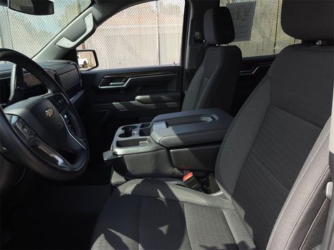 Used 2025 Chevrolet Silverado 1500 LT image 9