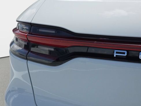 Used 2019 Porsche Macan AWD/4WD image 30