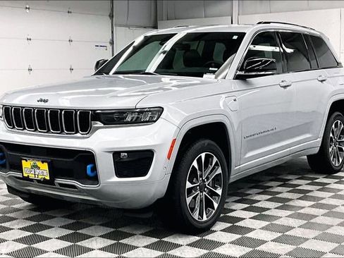 Used 2022 Jeep Grand Cherokee Overland image 11