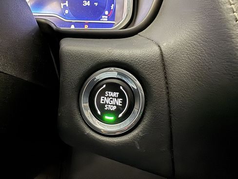 Used 2023 Chevrolet Suburban Premier image 16