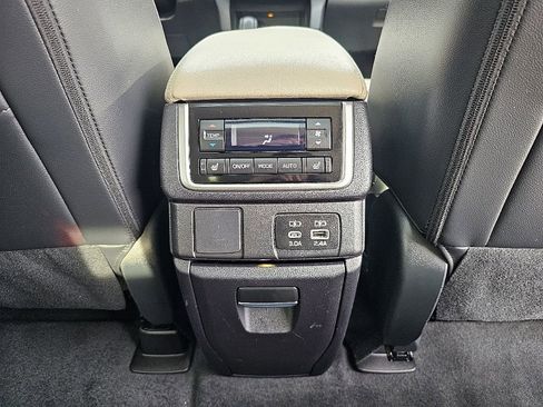 Used 2023 Subaru Ascent Limited w/ Technology Package image 22