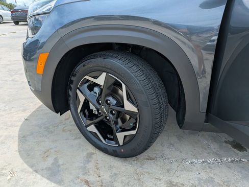 Certified 2025 Kia Seltos S FWD image 34