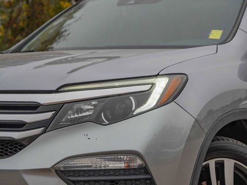 Used 2018 Honda Pilot Touring image 3