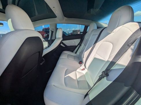 Used 2020 Tesla Model 3 Standard Range Plus image 12