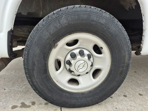 Used 2016 Chevrolet Express 2500 Extended RWD image 11