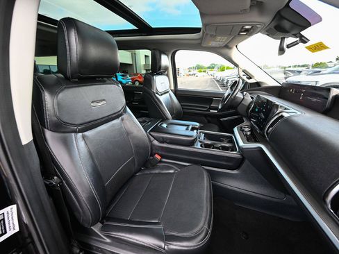 Used 2025 Ford Expedition Max Platinum AWD/4WD image 26