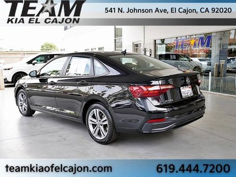 Used 2024 Volkswagen Jetta SE image 7