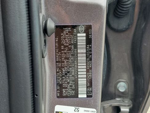 Used 2024 Toyota Camry SE FWD image 31