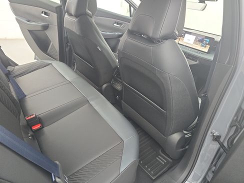 New 2026 Nissan Leaf Platinum+ FWD image 11