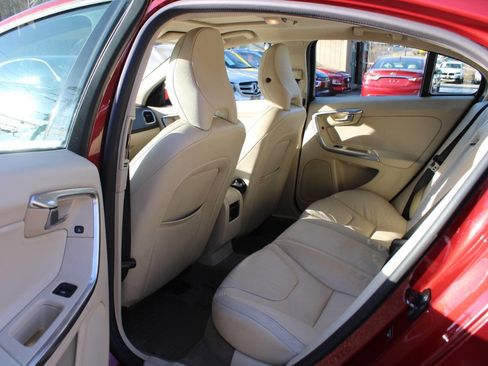 Used 2013 Volvo S60 T5 image 25