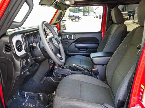 Used 2024 Jeep Wrangler Unlimited AWD/4WD image 16